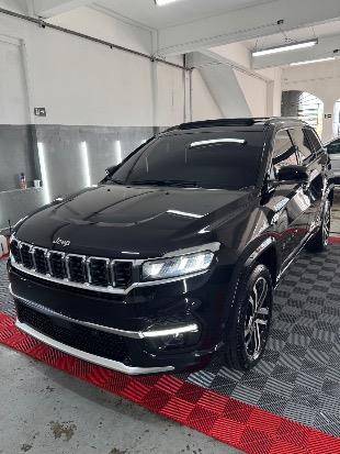 JEEP COMMANDER 2.0 HURRICANE 4 TURBO GASOLINA OVERLAND AT9 JEEP COMMANDER 2.0 HURRICANE 4 TURBO GASOLINA OVERLAND AT9